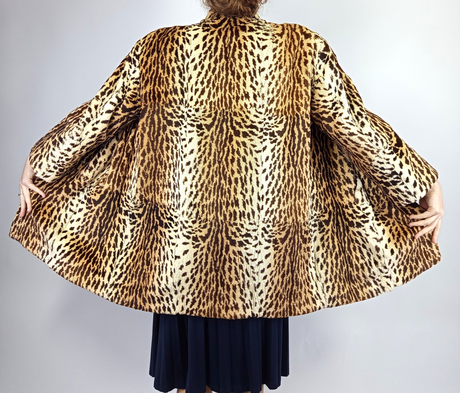 DYED LEO SHEARED LAPIN FUR JACKET EU: L-XL; US: 16-18 (1 of 10)