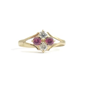 Vintage Simulated Ruby CZ Cluster Split Shank Ring 18K Yellow Gold, 1.24 Grams