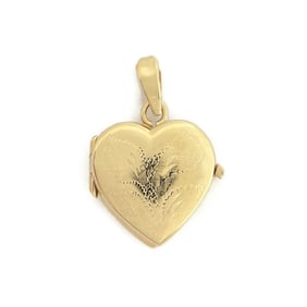 Vintage Italian Heart Photo Locket Necklace Pendant 14K Yellow Gold, 4.62 Grams