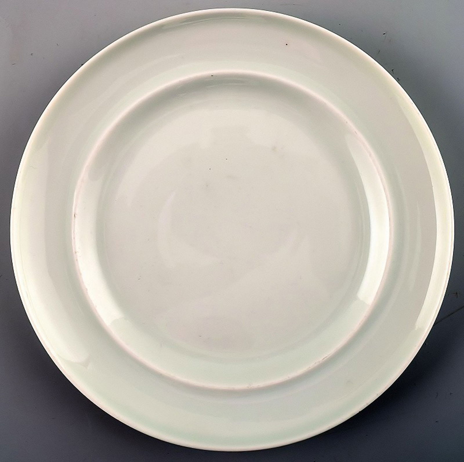 Bing & Grondahl, b&g White Koppel, Dessert Plates. 6 pcs. in stock.: 6 plates Bing & Grondahl, b&g White Koppel, Dessert Plates. Designed by Henning Koppel. Decoration number 28a. Diameter 16 cm. Good condition, second factory quality. Reserve: $14.00 Shipping: Domesti