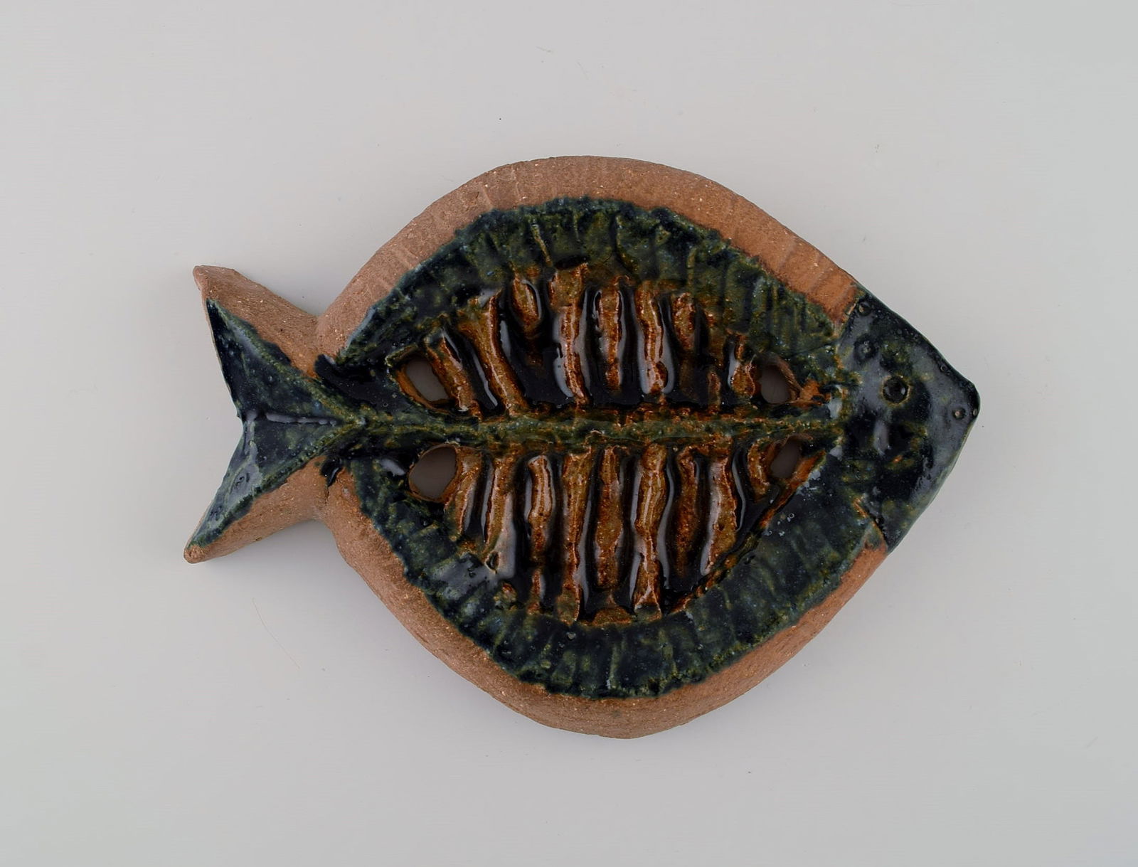 Gabi Citron-Tengborg. Own workshop, Lund. Unique wall plaque in glazed stoneware shaped like a fish. (1 of 4)