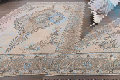 9'8x12'8 ft, RARE DESIGN