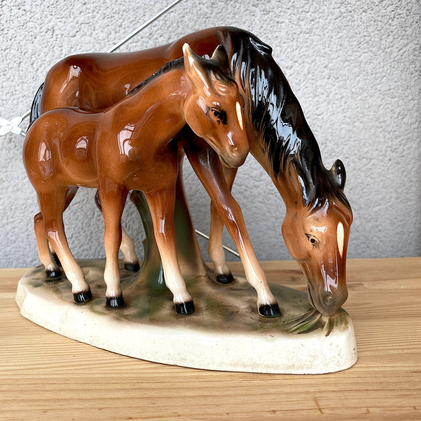 Signed porcelain horses - 8