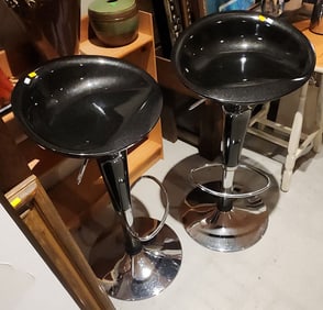 Pair of Space Age Atomic Mid-Century adjustable bar/counter stools w/ molded lucite seats & chromed