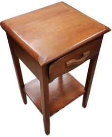 Rare 1940s Molly Stark maple night table by Cushman Colonial Creations w/ drawer & tapered top.