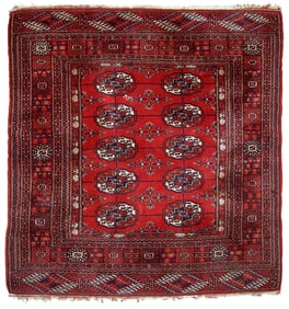 Handmade vintage Turkmen Tekke rug 3.5' x 3.6' (109cm x 112cm) 1970s