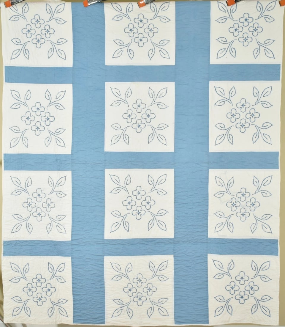 30's Blue & White Dogwood Quilt: BEAUTIFUL Vintage 30's Light Blue & White Dogwood Antique Quilt! BEAUTIFUL Vintage 30's Light Blue & White Dogwood Antique Quilt! Click images to enlarge Description <