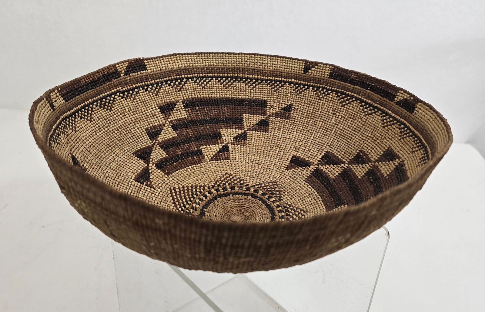 Yurok/Karok/Modoc woven basketry bowl ca 1900-1910 (1 of 3)