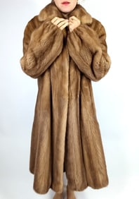 BEIGE MINK FUR COAT EU: XXL ; US: 22