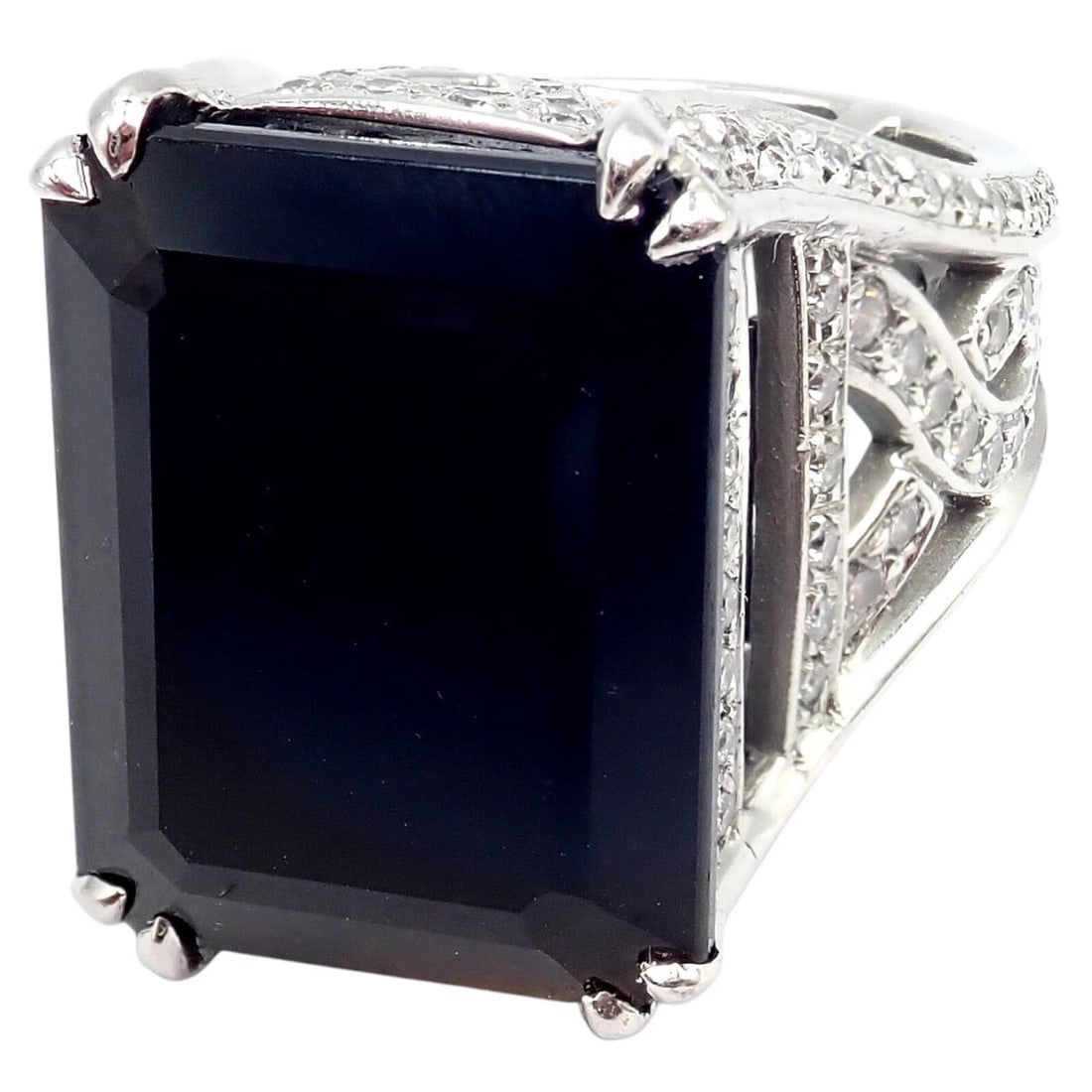 Kieselstein Cord Platinum 3ctw Diamond Black Spinel Cockatil Ring 1998 sz 5.5: This 1998 Kieselstein-Cord cocktail ring features a bold design in platinum, showcasing approximately 3 carats total weight of dazzling diamonds. The black spinel featured adds striking contrast, enha