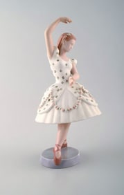 B & G / Bing & Grondahl - Columbine porcelain figurine - number 2355.