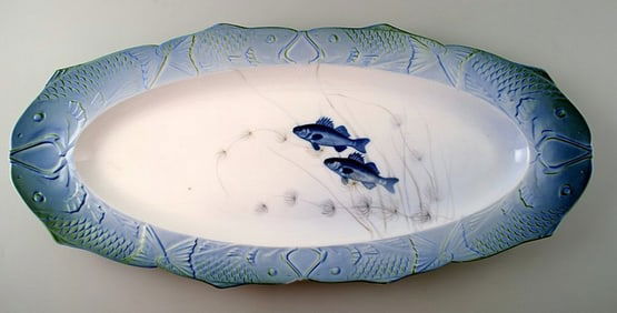 Arnold Krog for Royal Copenhagen: "Fish service" porcelain very large oval fish dish decorated in