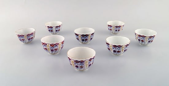 Royal Copenhagen. Eight antique and rare cups in hand painted porcelain. Museum Quality. 1790 s.