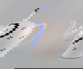 Very rare Lisa Larson "Elephant teapot" from her own workshop. Hand painted, elephant with seated: Very rare Lisa Larson "Elephant teapot" from her own workshop. Hand painted, elephant with seated mahout on the lid. Lisa Larson is best known for her humorous and friendly characters. Measures: 27 cm