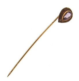 C1900 VICTORIAN ANTIQUE 10K YELLOW GOLD AMETHYST STICK PIN