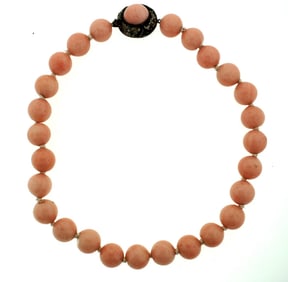 C.1900 VICTORIAN CHOKER SILVER CLASP BEAD NECKLACE WITH ONE CORAL