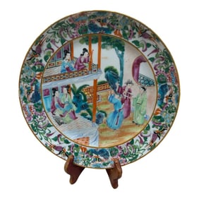 Circa 1900 Chinese Rose Médaillon Plate With Wood Stand