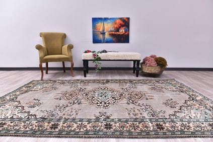 5'8'' x 9'2'' Turkish Vintage Runner Rug - 244826