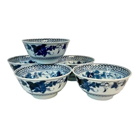1980s Vintage Chinoiserie Blue and White Rice or Soup Bowls - Set of 5.