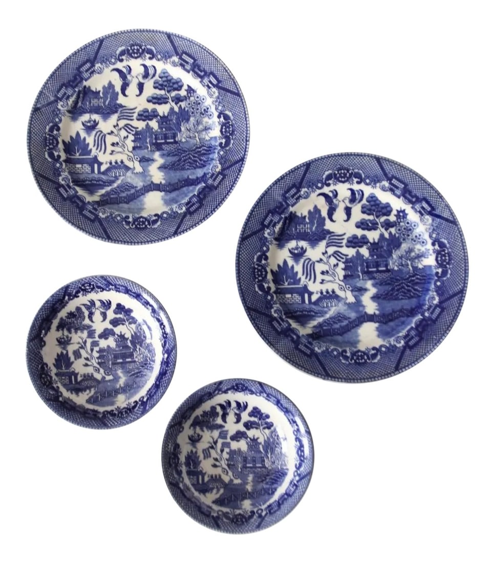 Vintage Japanese Blue Willow Dishes 4 Piece Set: This charming set of vintage Japanese dishes features the classic Blue Willow pattern, known for its timeless cobalt blue design. The collection includes two bowls and two dinner plates, perfect for a
