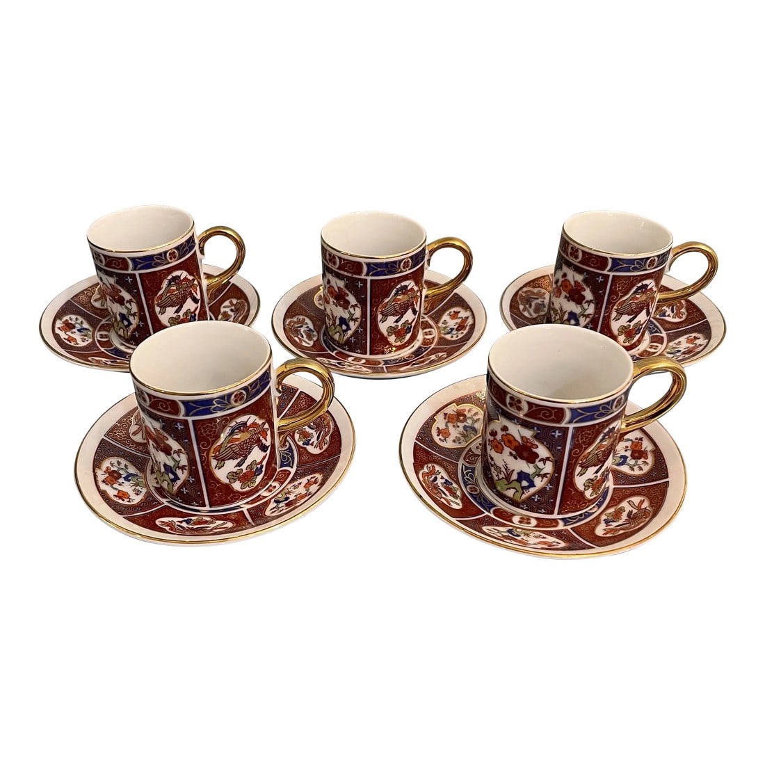 Vintage Pearl China Imari Boxed Tea Set - 10 Pieces: This is a lovely set of Imari tea cups and saucers by Pearl China. There are 5 cups snd 5 saucers in their original box. Probably never used, this set is longing to be displayed and used as well. Rich