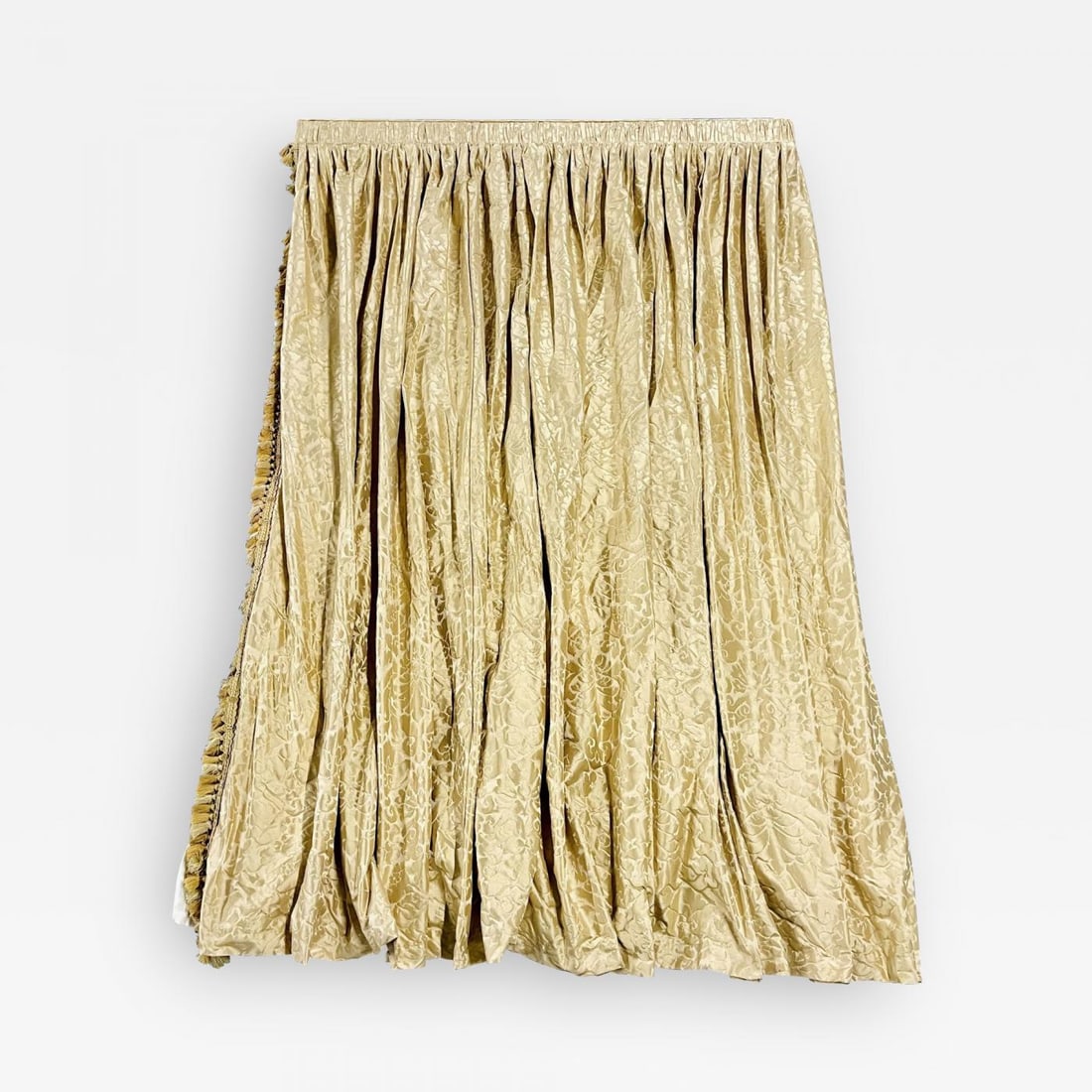 Single Cream Curtain on Valance, Window Treatment, Drapery: Title: Single Cream Curtain on Valance, Window Treatment, DraperyDescription: A spectacular Curtain or Drapery Window Treatment, Valance Removed directly from Dr Shawn Garber's home on the Gold Coast