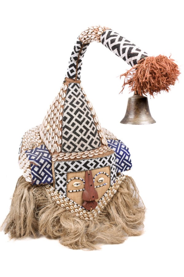 Mukyeem mask – Beads, Cauris, Plant fibre, Raphia, Wood – Kuba – DR Congo (1 of 7)