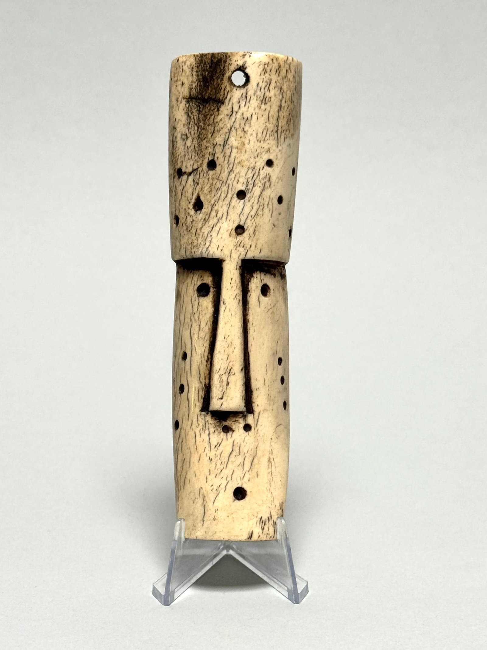 Ancient Ikhoko amulet - PENDE - DR Congo: Ikhoko pendants are crafted by the Pende people. Most of the Pende masks are carved in the Katundu style, which is the name of the very important chiefdom of this central region. The Ikhoko are the sm