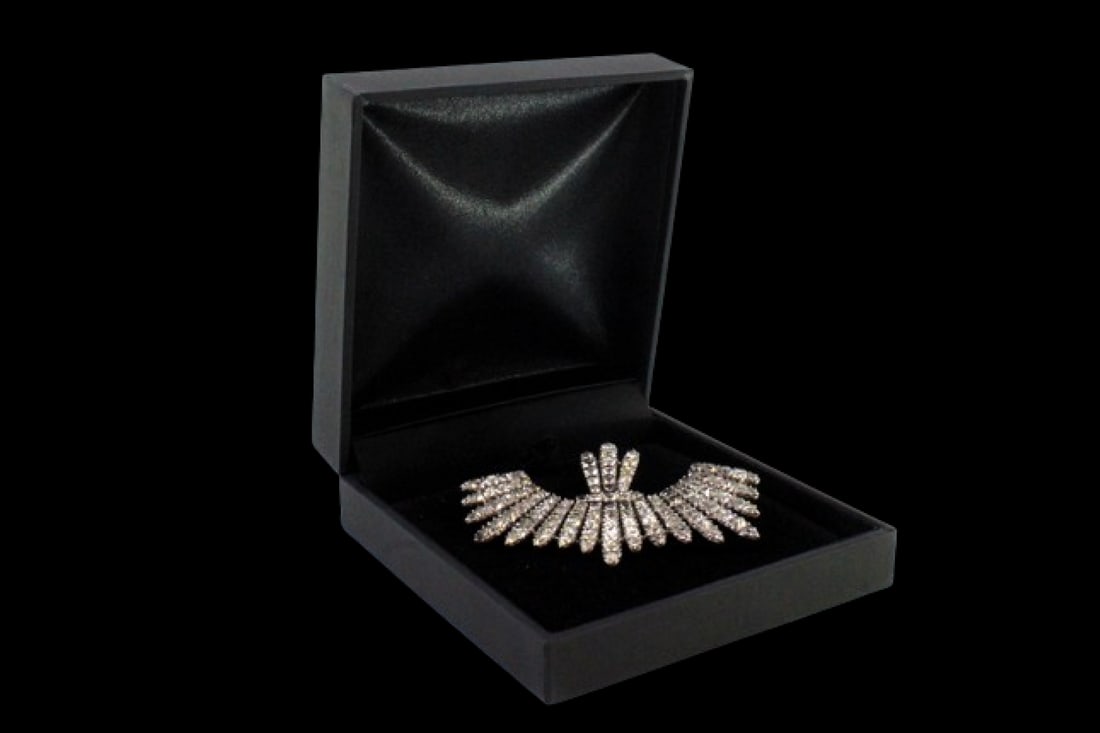 Gold and silver brooch with antique brilliant carved spinel.: Title: Gold and silver brooch with antique brilliant carved spinel. Description: Description: Gold and silver brooch with antique brilliant-cut spinel. Metal: Gold-Silver. Origin: French. Mark: Absent