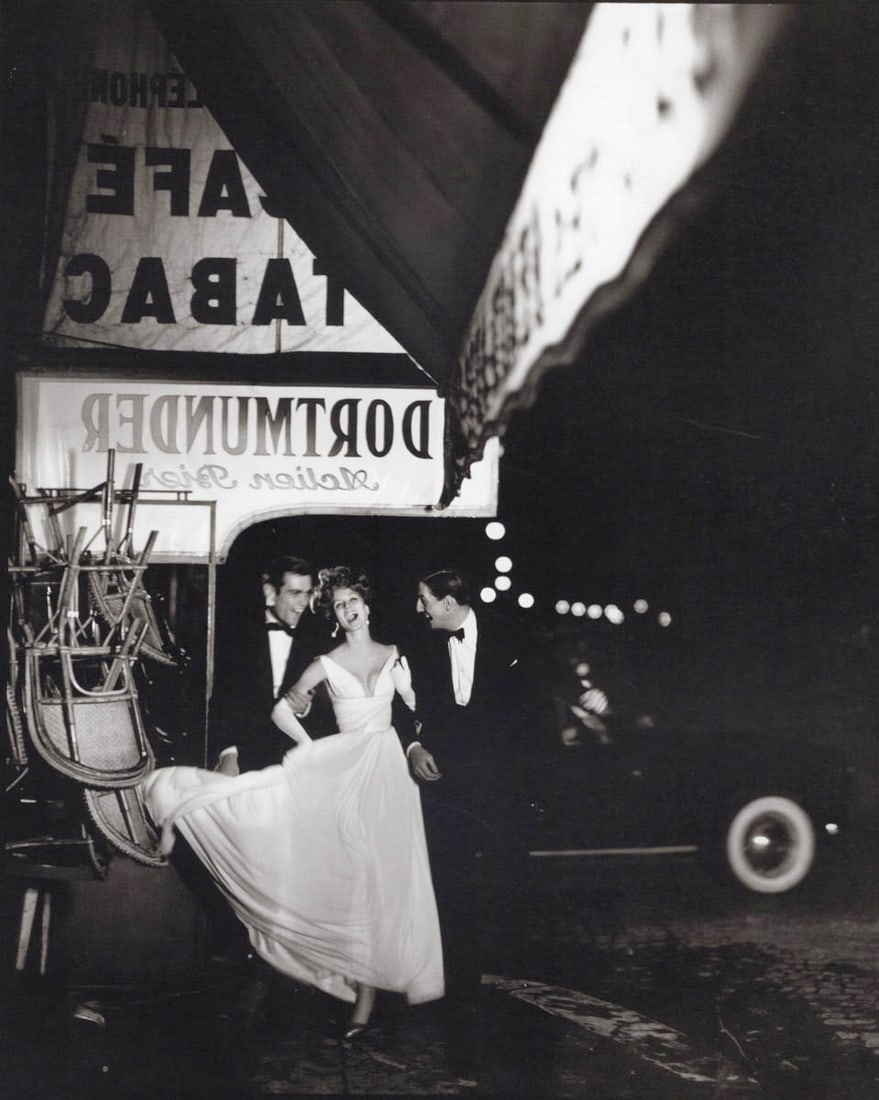 RICHARD AVEDON - Susie Parker, Paris, 1956: Title: RICHARD AVEDON - Susie Parker, Paris, 1956 Description: Artist:RICHARD AVEDON Print Title: Susie Parker, Paris, 1956 Medium:Rare,Tritone Print, edition of 5000 Printed in 2001 in the USA Image