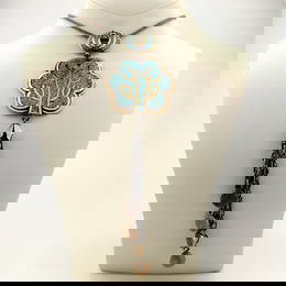 Ladies 995 Silver Pendant with 925 Silver Chain