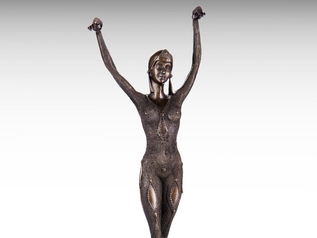 Large Bronze Sculpture of Exotic Dancer, Bronze Dancer Statue Modern Bronze Statue Marble Base,: Description: Large Bronze Sculpture of Exotic Dancer, Bronze Dancer Statue Modern Bronze Statue Marble Base, Dourga by Chiparus Art Deco Sculpture Decor. Measurement: Height: 43 cm (16.9") Length: 15