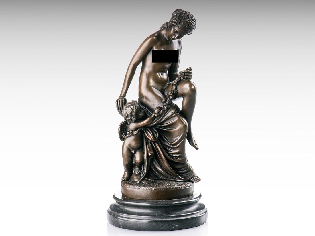 Bronze Sculpture of Venus and Amor, Female Goddess Bronze Statue on Marble Base, Aphrodite Statue: Description: Bronze Sculpture of Venus and Amor, Female Goddess Bronze Statue on Marble Base, Aphrodite Statue Greek Mythology Statue Ancient Home Decor. Measurement: Height: 34 cm (13.4") Length: 15