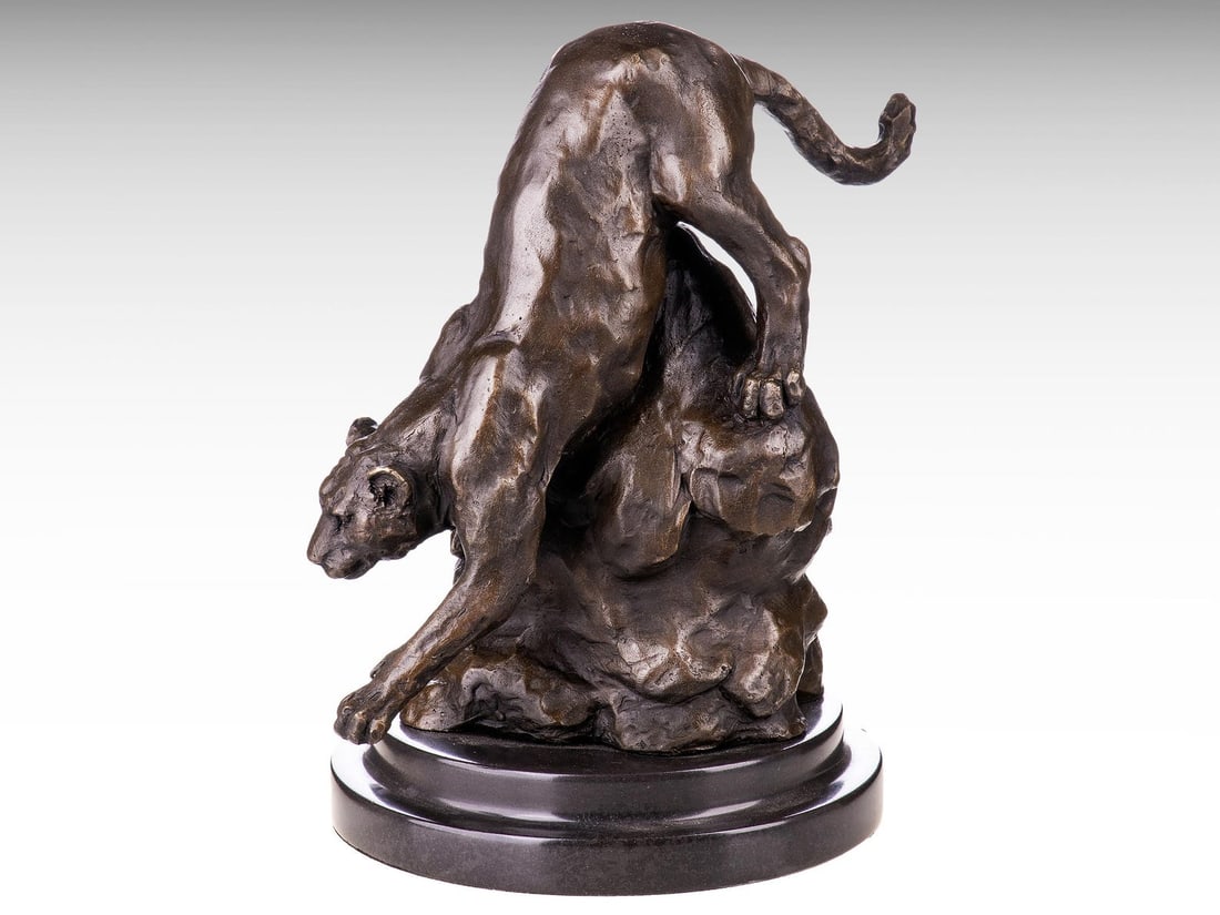 Bronze Statue of Sneaking Panther on Marble Base, Bronze Panther Statue Modern Bronze Sculpture,: Description: Bronze Statue of Sneaking Panther on Marble Base, Bronze Panther Statue Modern Bronze Sculpture, Tiger Jaguar Metal Sculpture Wild Cat Decor. Measurement: Height: 30 cm (11.8") Length: 27