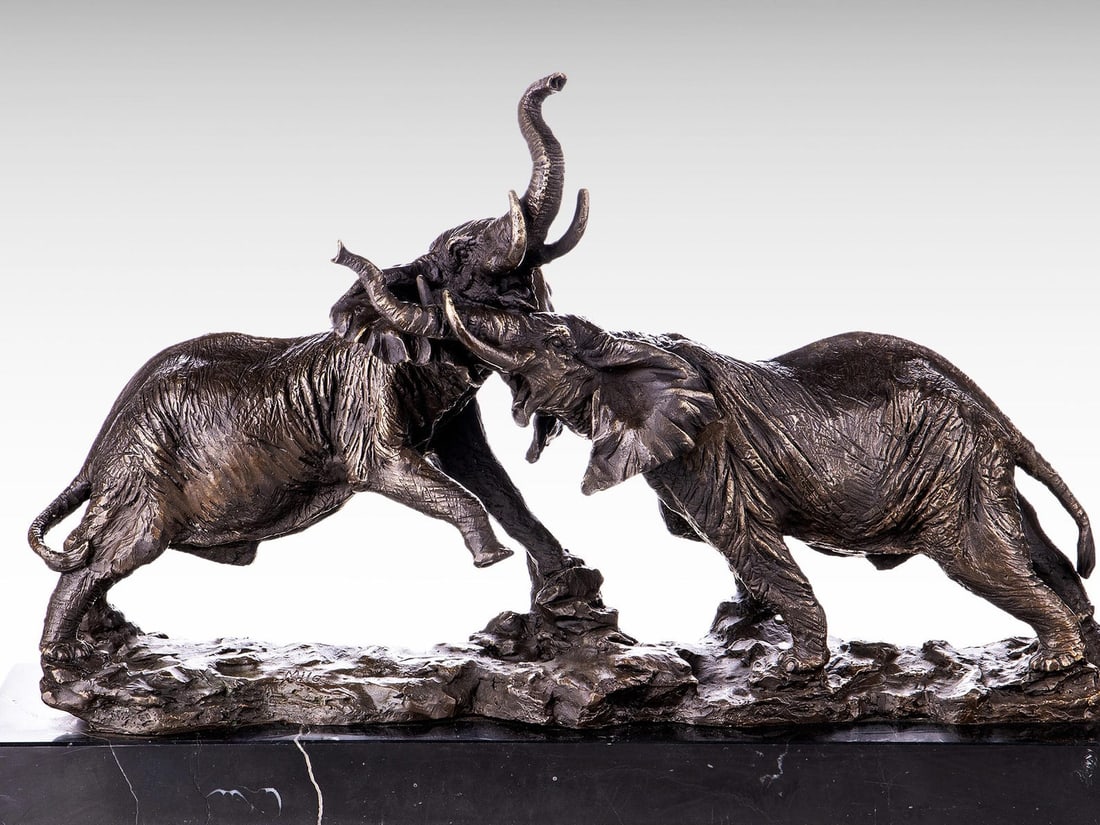 XL Large Bronze Statue of Fighting Elephants on Marble Base, Bronze Elephant Statue Metal Sculpture: Description: XL Large Bronze Statue of Fighting Elephants on Marble Base, Bronze Elephant Statue Metal Sculpture African Art Wild Animal Bronze Sculpture. Length: 51 cm (20.1") Height: 32 cm (12.6") W
