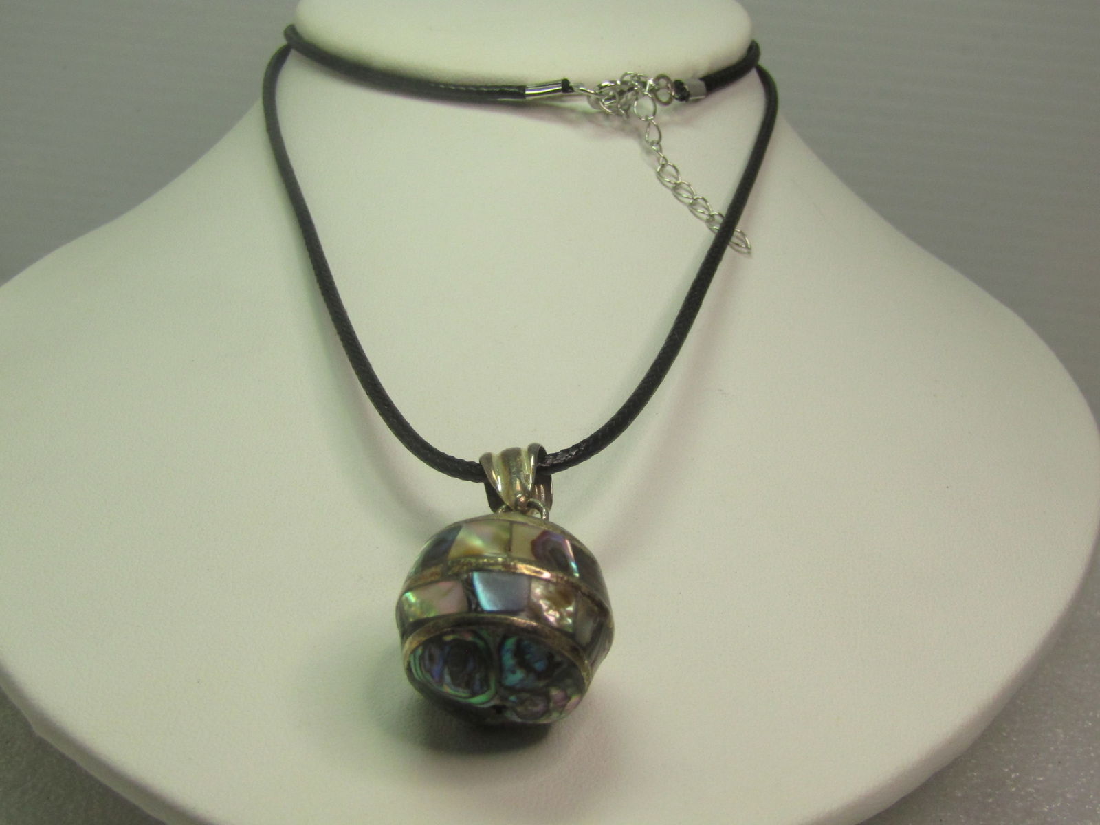 Vintage Sterling Abalone Chime/Harmony Pendant/Necklace, 24", 1960's-1970's: Vintage Sterling Abalone Chime/Harmony Pendant/Necklace, 24", 1960's-1970's. This is a sterling wide ridged swing bail pendant with inlaid sections of abalone set throughout the orb- top/bottom/around