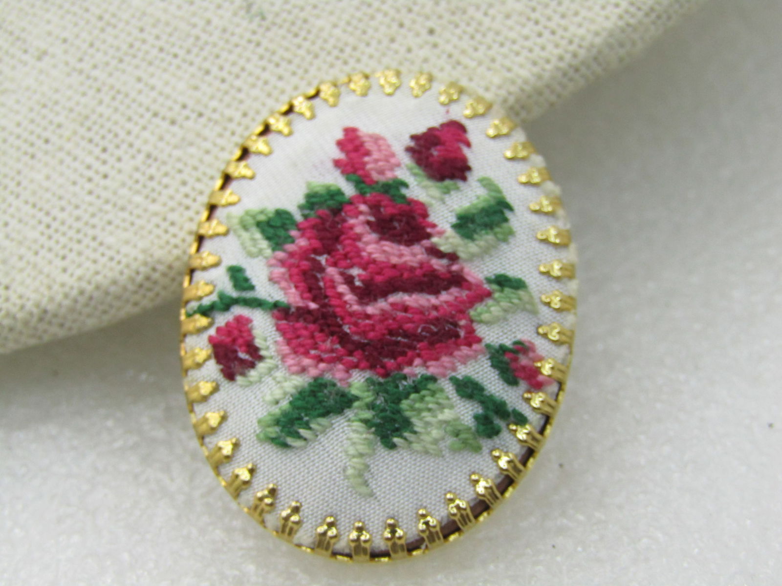 Vintage Needlepoint Red & Pink Rose Cameo Brooch, 1960's-1970's. 1.75" (1 of 5)