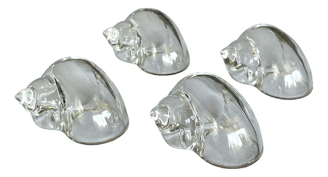Set of 4 Vintage Lucite Nautilus Conch Seashell Napkin Rings (1 of 8)