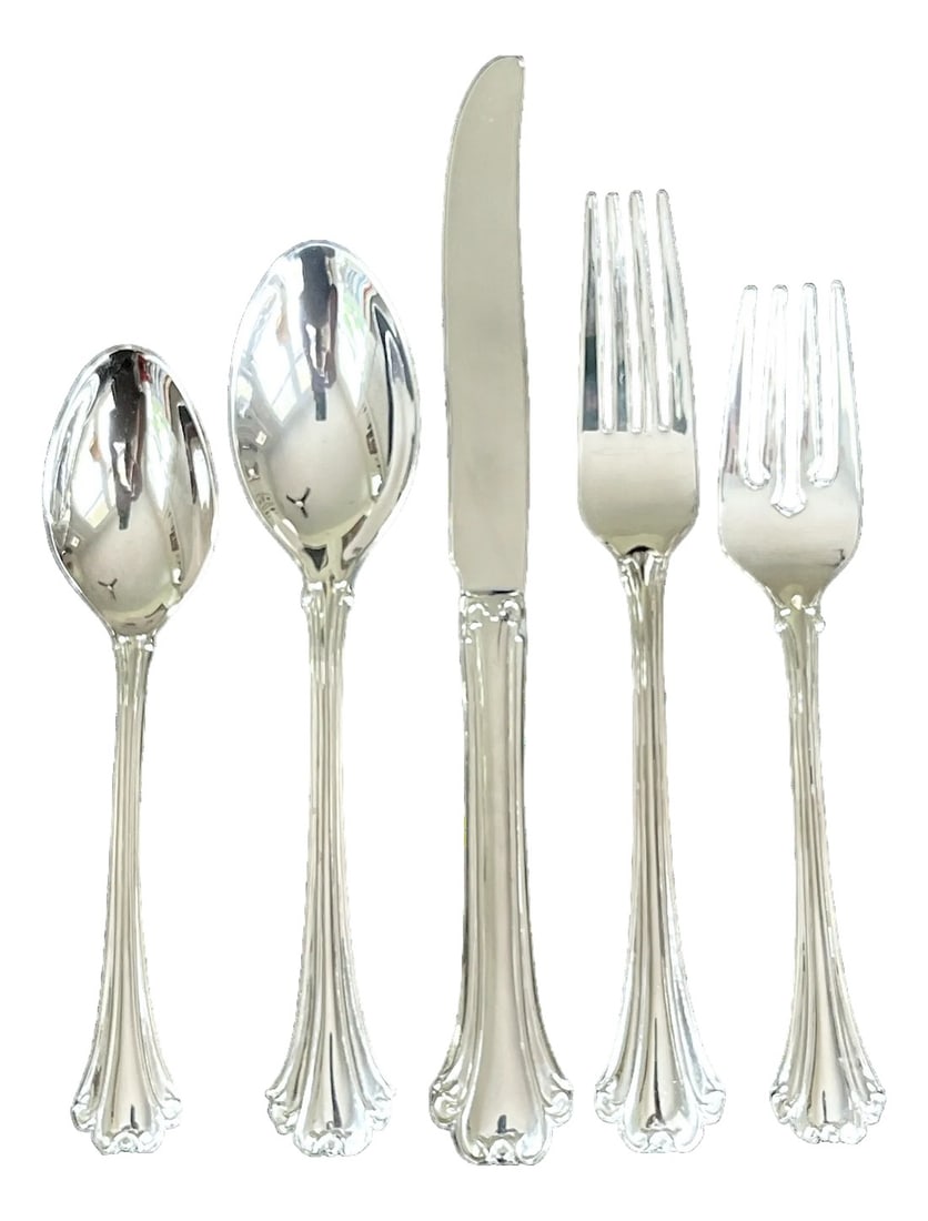 Fb Rogers Silver American Chippendale Silver-Plated Flatware Service for 12 Â‚Ã (1 of 5)