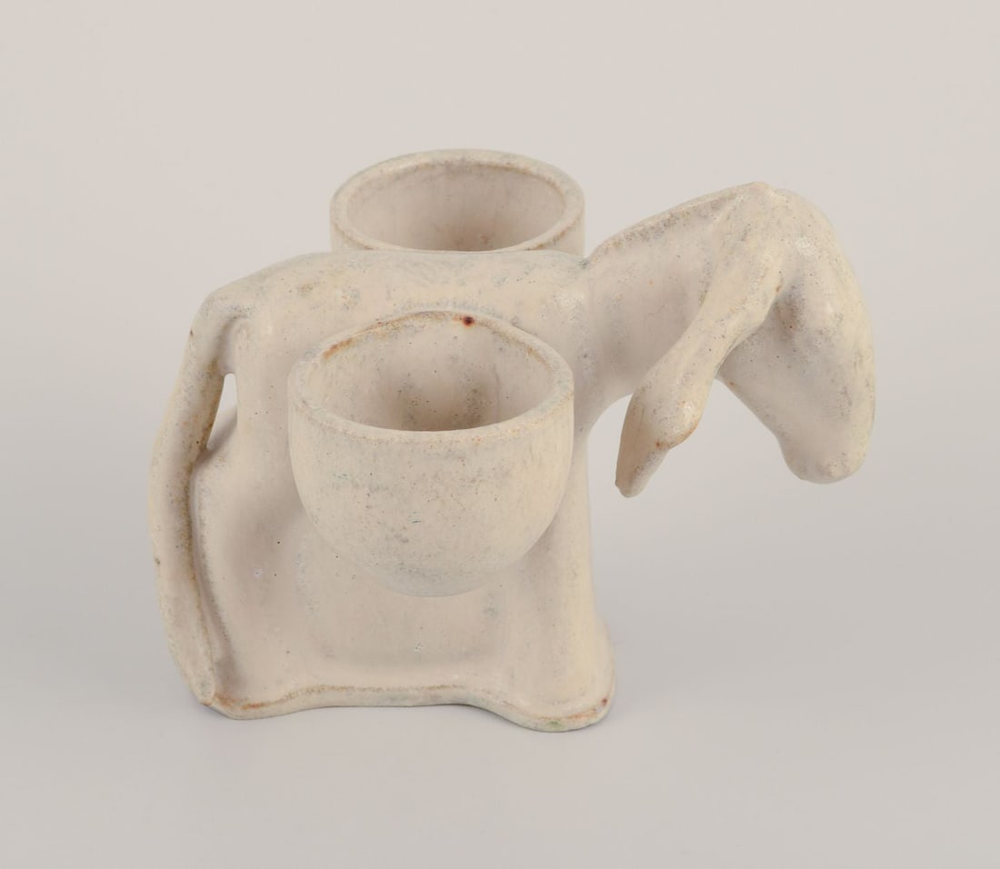 Arne Bang, Denmark. Own workshop. Figure of a donkey. Salt cellar. Mid-20th C.: Arne Bang, Denmark. Own workshop. Figure of a donkey. Salt cellar. Glaze in grayish tones. Mid-20th century. In perfect condition. Signed in monogram. Dimensions: L 11.0 cm. x width 10.0 cm. x height