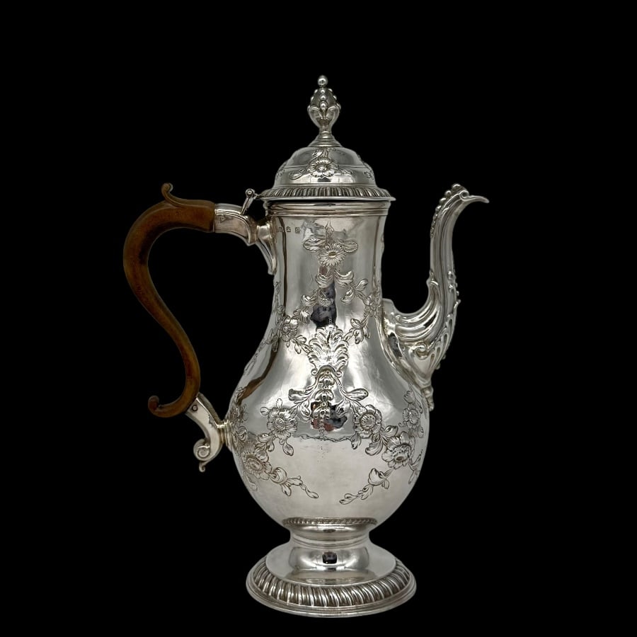 18th Century Antique George III Silver Coffee Pot Sheffield 1774 Henry Tuder & Thomas Leader: Title:18th Century Antique George III Silver Coffee Pot Sheffield 1774 Henry Tuder & Thomas Leader Description:Description Most fabulous silver Sheffield made Georgian coffee pot created in the exact