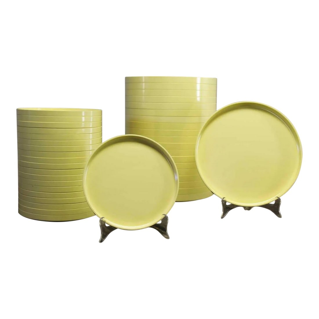 Massimo Vignelli for Heller Dinnerware 20 Large Plates and 20 Small Plates Light Yellow: Wonderful set of 20 large 10-inch dinner plates and 20 smaller 8-inch salad plates in light yellow by Massimo Vignelli for Heller. Beautiful condition, keeping in mind that this is vintage and not new