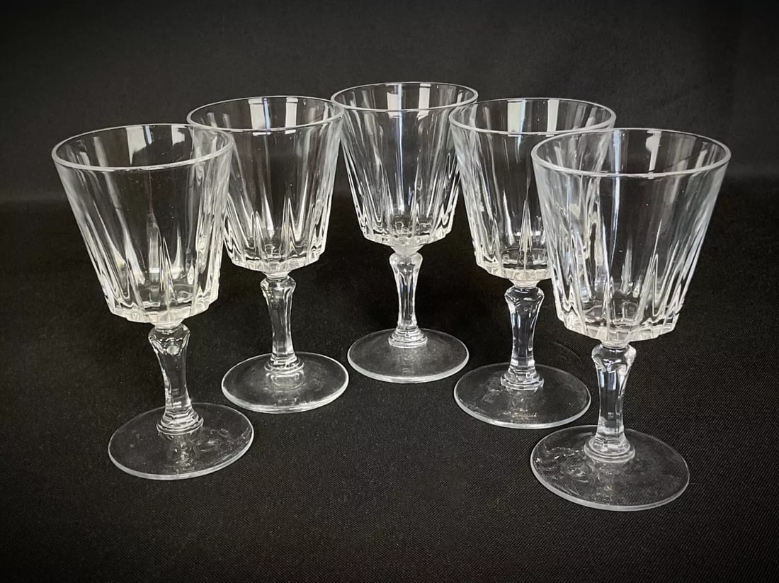 Set of 5 Charming Vintage Liqueur Glasses (1 of 7)