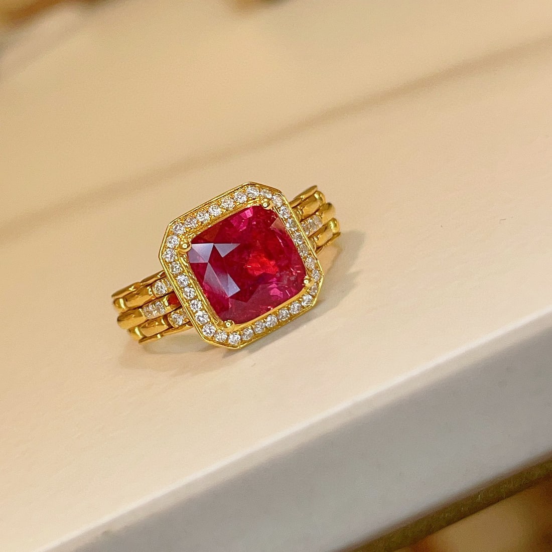 14K GOLD 2.85 CTW NATURAL SPINEL & DIAMOND RING: Title:14K GOLD 2.85 CTW NATURAL SPINEL & DIAMOND RING Description:Ref:230525652Gold Content:14K GoldRing Size:7.25USMain Gemstone:SpinelNumber of stones:1Shape:CushionCarat Weight:2.62ct Color:RedTrea