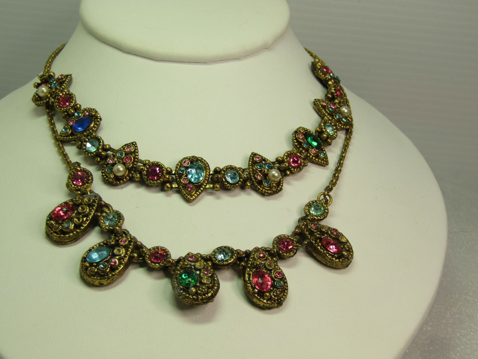 Vintage Pastel Rhinestone Necklace/Bracelet Set, 16.5"/17.25", Mid-Century or Later: Title: Vintage Pastel Rhinestone Necklace/Bracelet Set, 16.5"/17.25", Mid-Century or Later Description: Vintage Pastel Rhinestone Necklace/Bracelet Set, 16.5"/17.25", Mid-Century or Later. The bracele