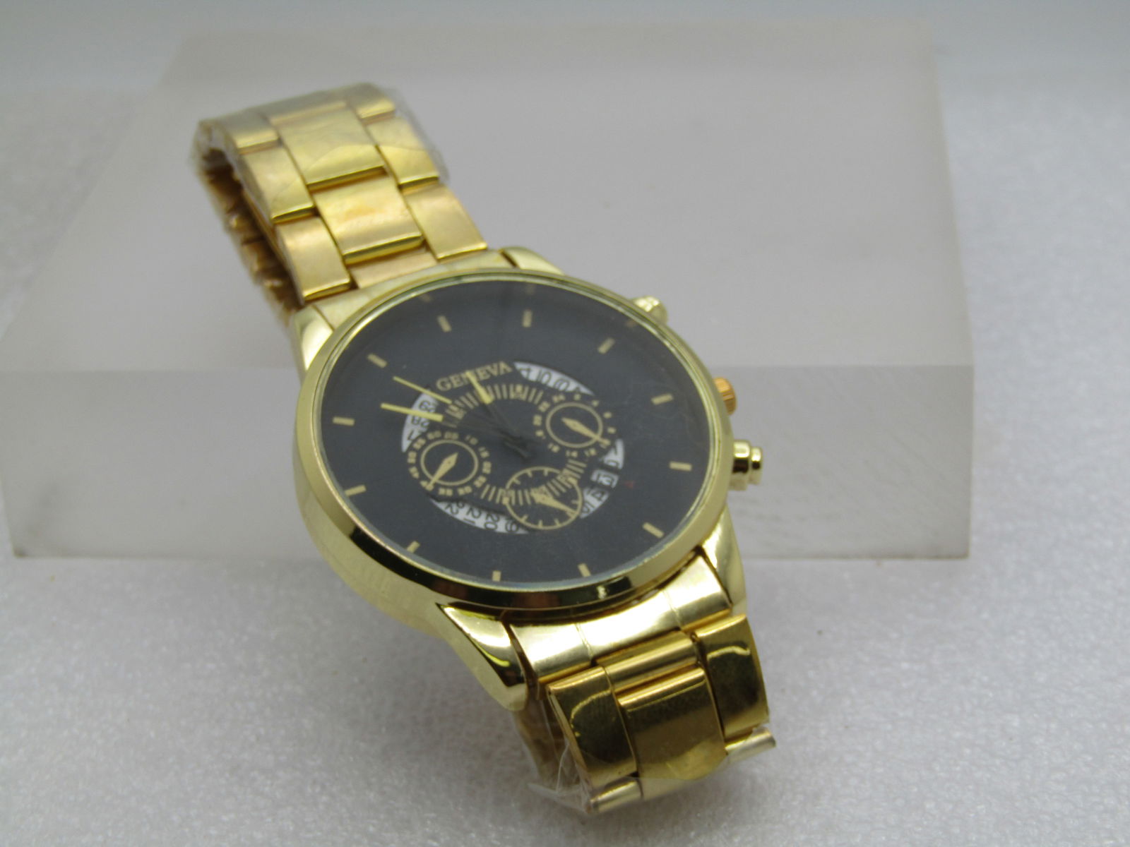 Geneva Men's Watch, Calendar & Second Hand. Gold  Tone, New (1 of 5)