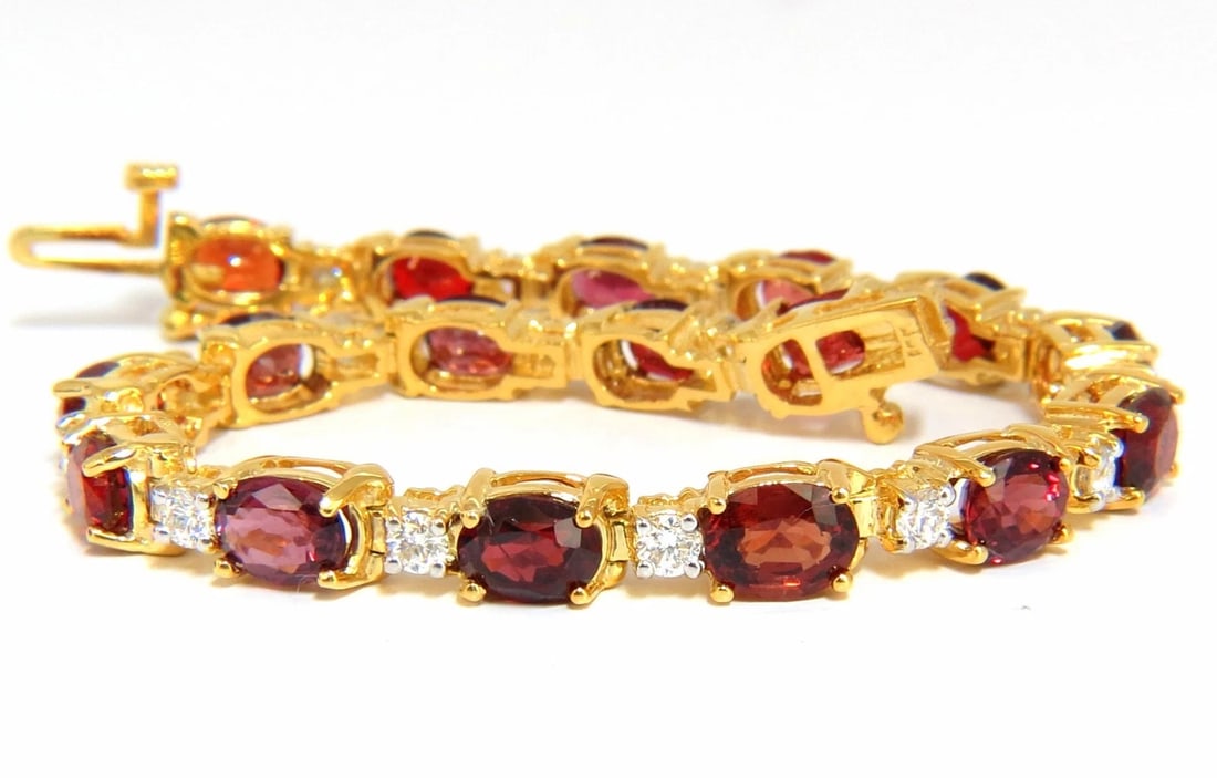 14.81ct NATURAL NO HEAT RED SPINEL DIAMONDS TENNIS BRACELET 14KT UNHEATED+: Title:14.81ct NATURAL NO HEAT RED SPINEL DIAMONDS TENNIS BRACELET 14KT UNHEATED+ Description:Classic Natural No Heat Red Spinel & Diamonds Tennis Bracelet Red Spinel: 13.50ct. Average: 5.4 X 4.5mm Exc