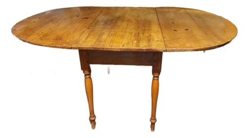 Early 19th Century Pine Drop Leaf Dining Table