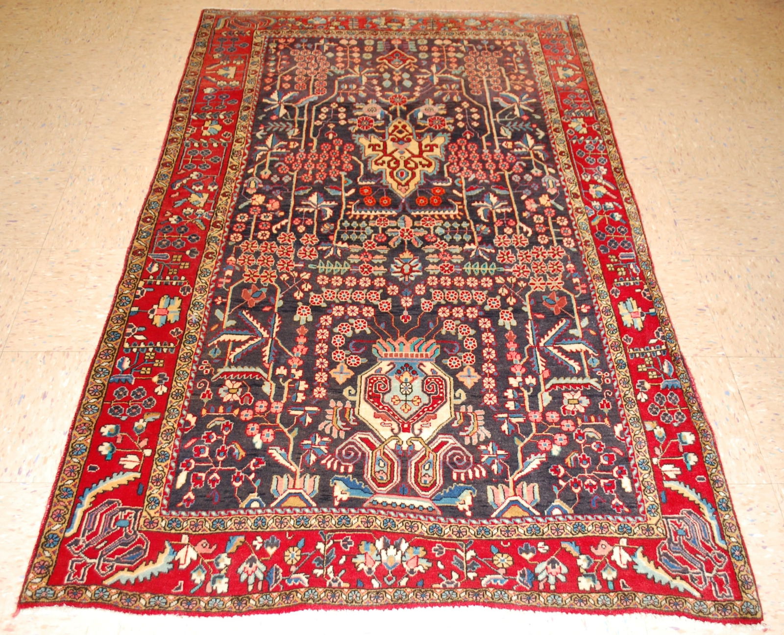 PERSIAN SARUK RUG 4'1" X 6'6" (1 of 14)