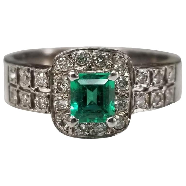 14 Karat White Gold Emerald and Diamond Ring (1 of 18)